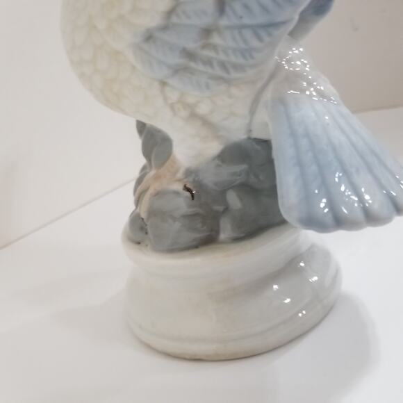 Vintage ceramic porcelain dove - Picture 8 of 15